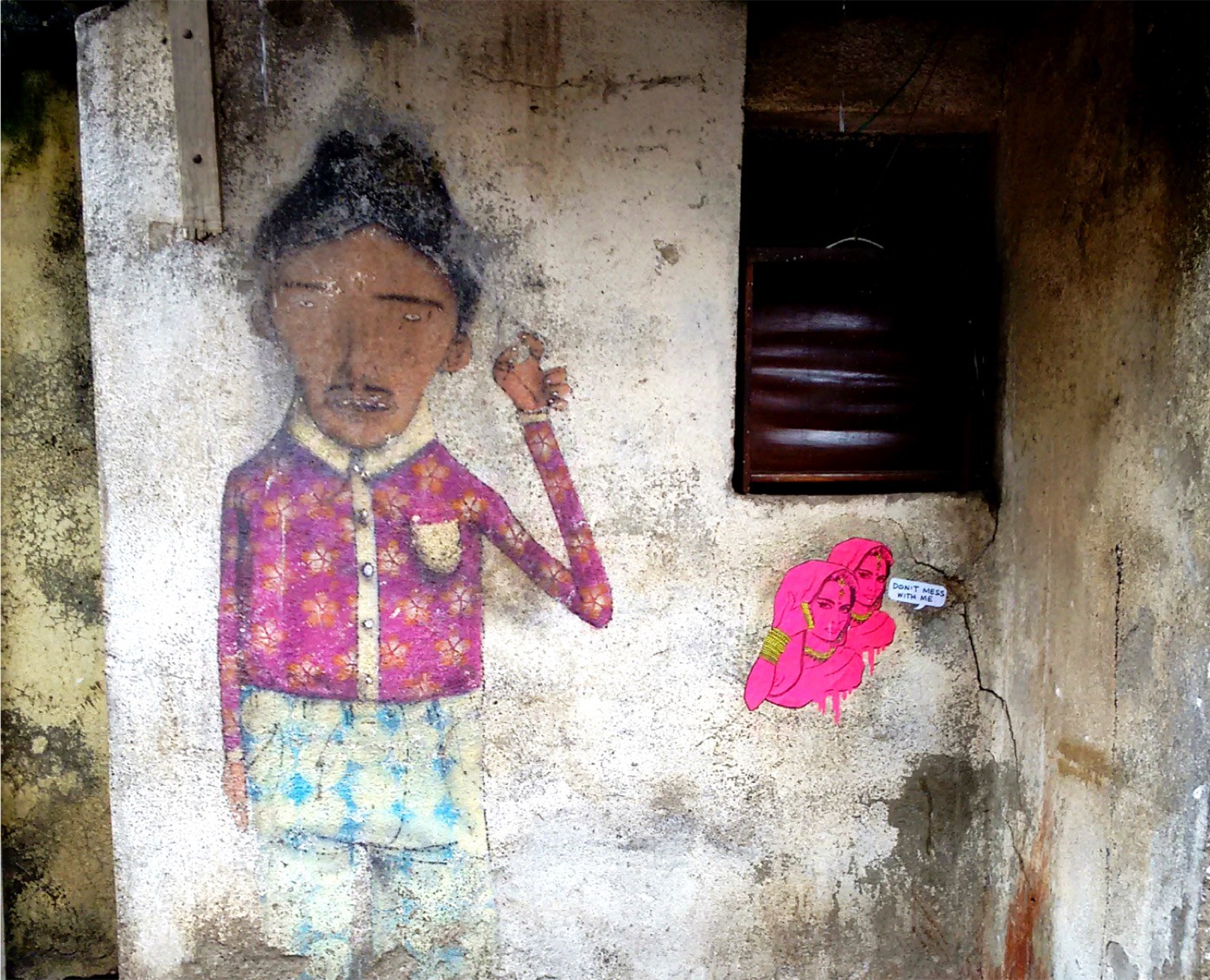 JAS_IMAGE 3_OS GEMEOS WITH DOUBLE PINK LADY SMALL