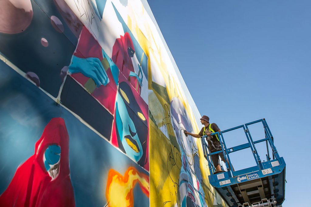 International artists paint an art installation for Urban Nation, at Lollapalooza Music Festival, in Berlin, in September 2016. #UrbanNation #UrbanNationBerlin #MuseumofUrbanAndContemporaryArt #streetart #deih.xlf #Lollapalooza @urbannationberlin @deih.xlf photo by Nika Kramer