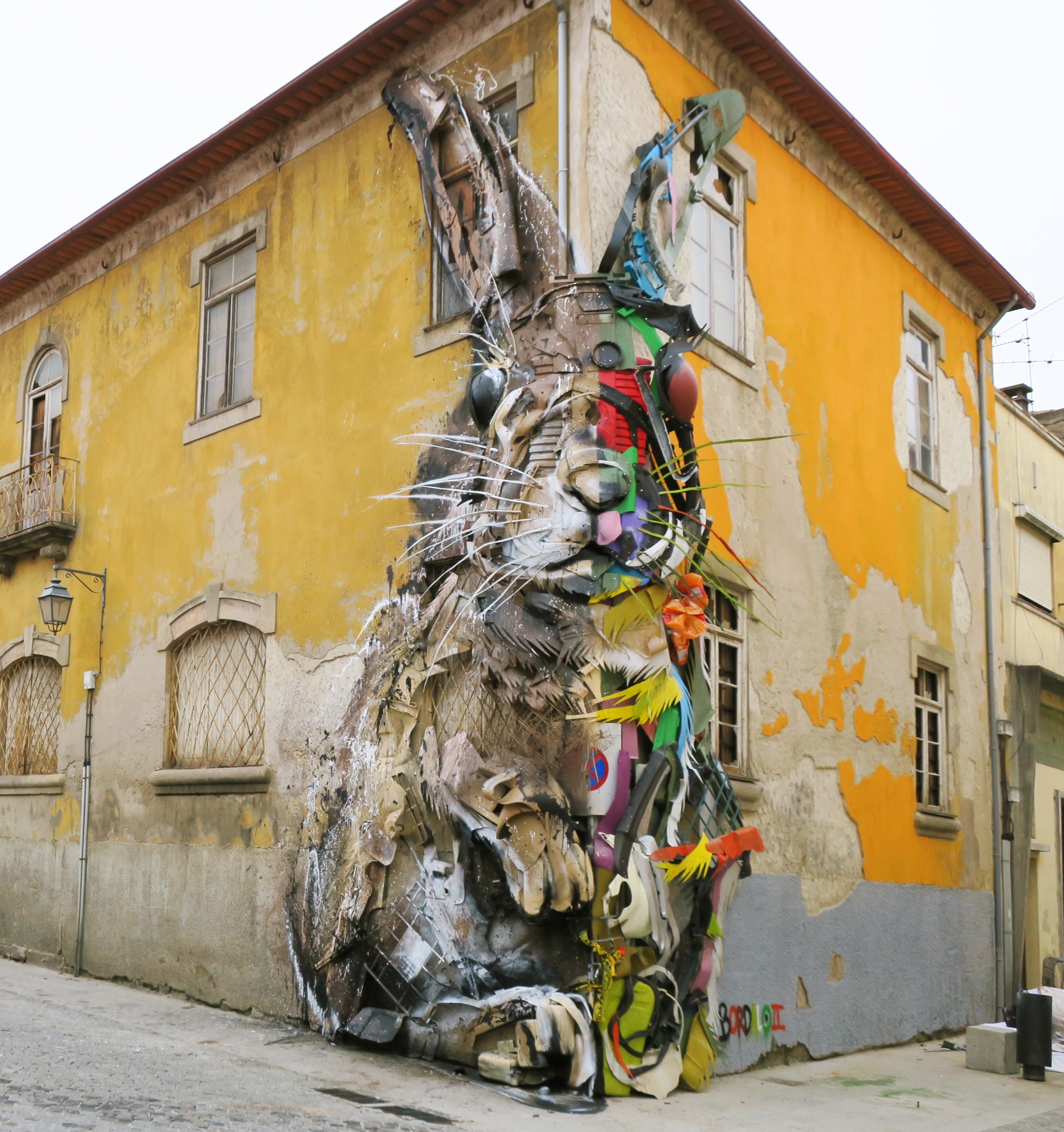 Half Rabbit” by Bordalo II in Vila Nova de Gaia, Portugal – StreetArtNews