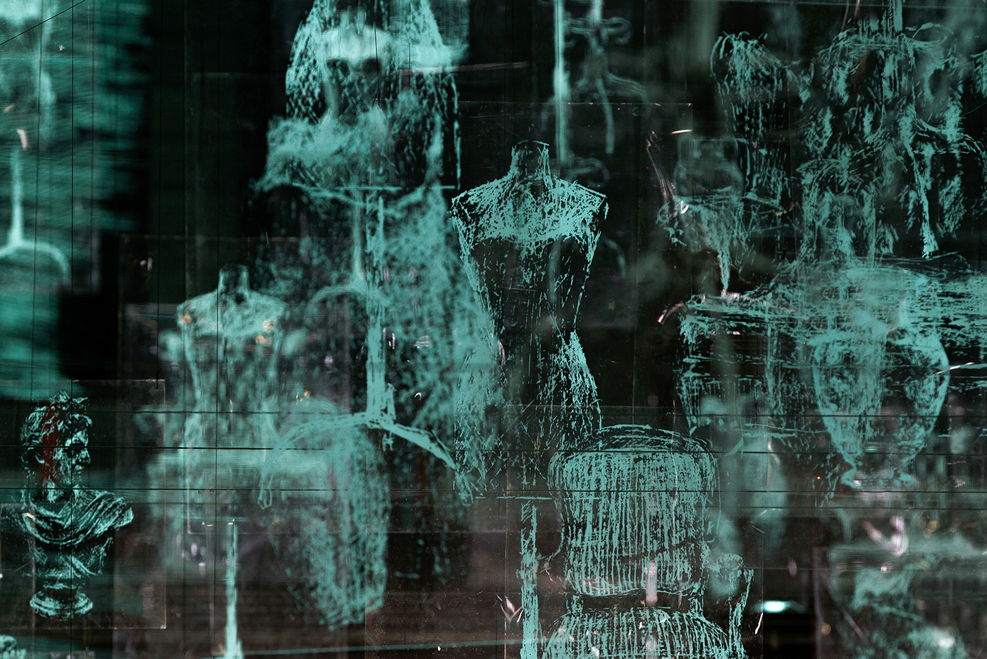 MATIÈRE NOIRE, exhibition by Gonzalo Borondo in Marseille, France Artes & contextos Matière Noire Borondo Untitled detail @ Blind Eye Factory
