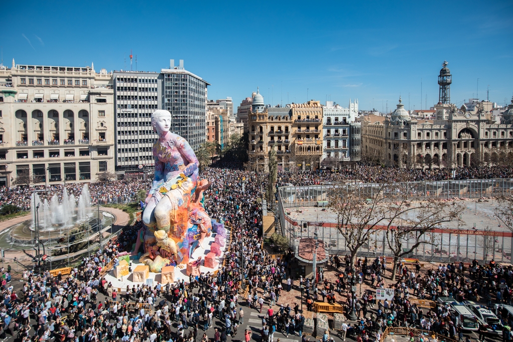 Pichiavo‘s monumental sculpture for Falles celebration in Valencia Artes & contextos 10