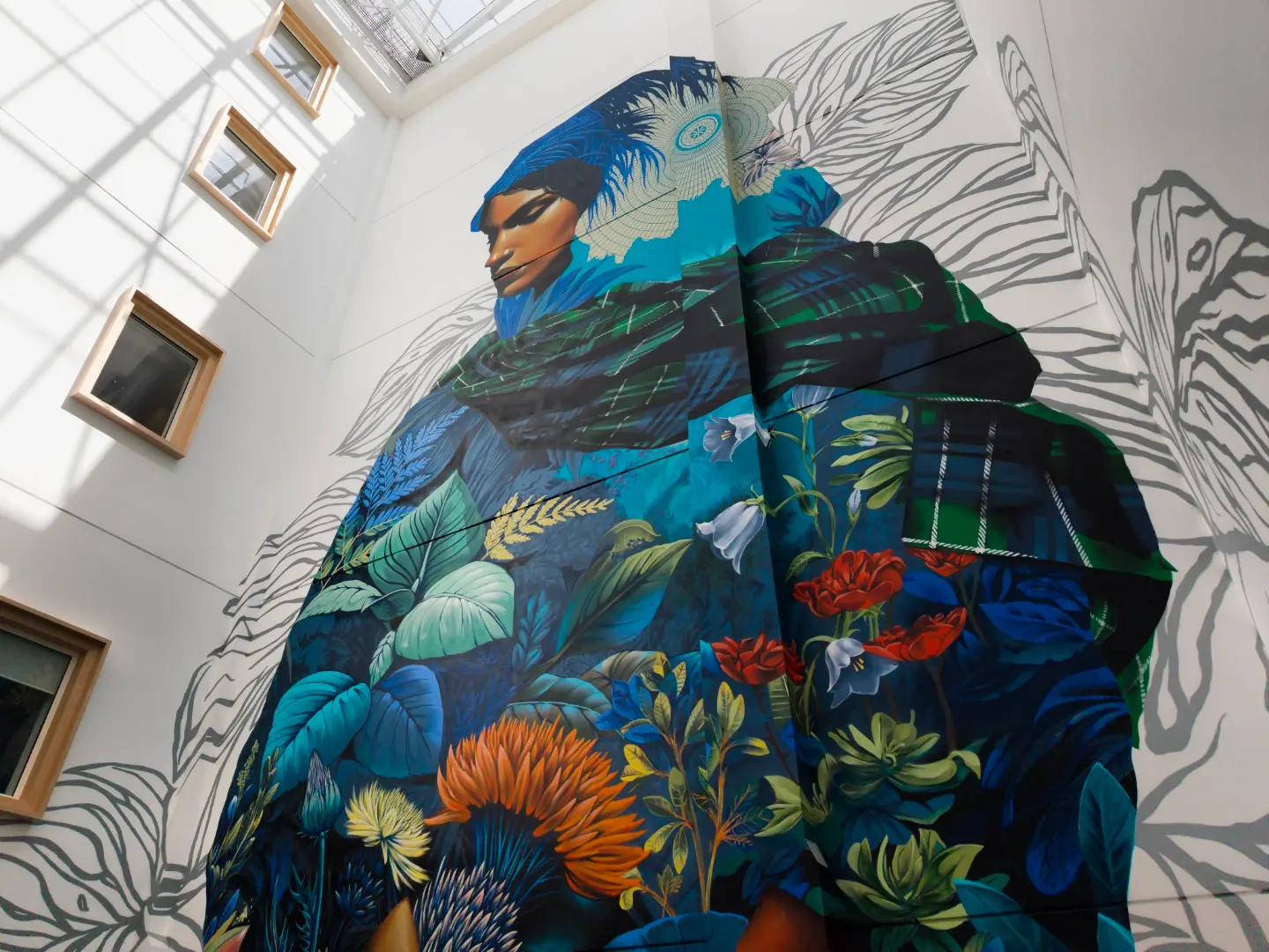 Reves One Paints Six-Storey “Flora” Mural in Glasgow — image 4