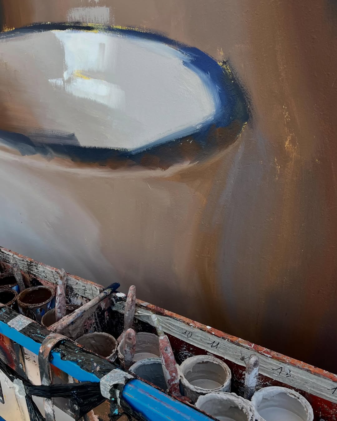 Photo by Rémi Tournier ≡ on September 06, 2026. May be art of bucket, sink, wash basin and text.