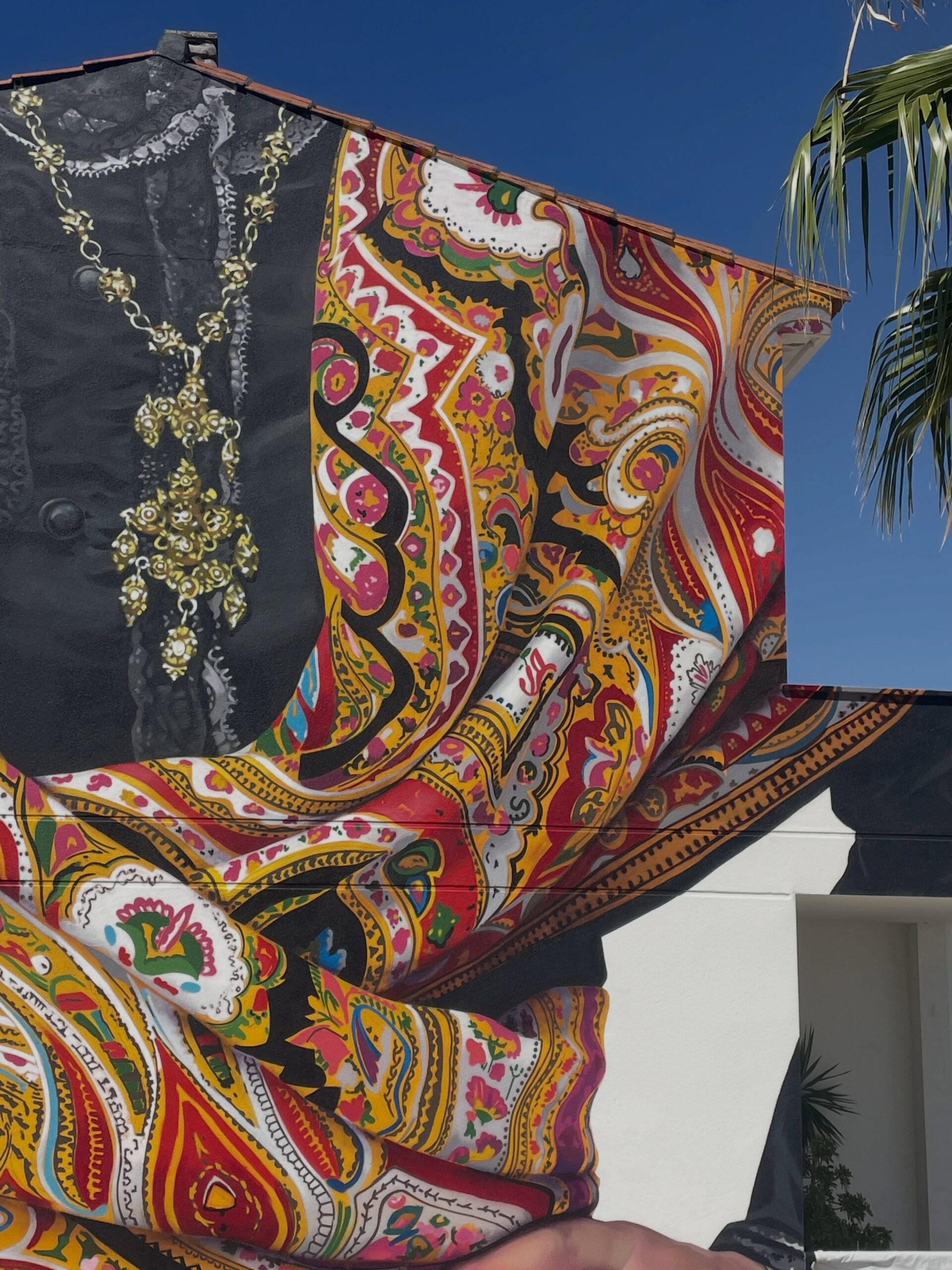 Sojo Paints “Pañuelo de cien colores” in Sierra de Fuentes, Spain — image 3